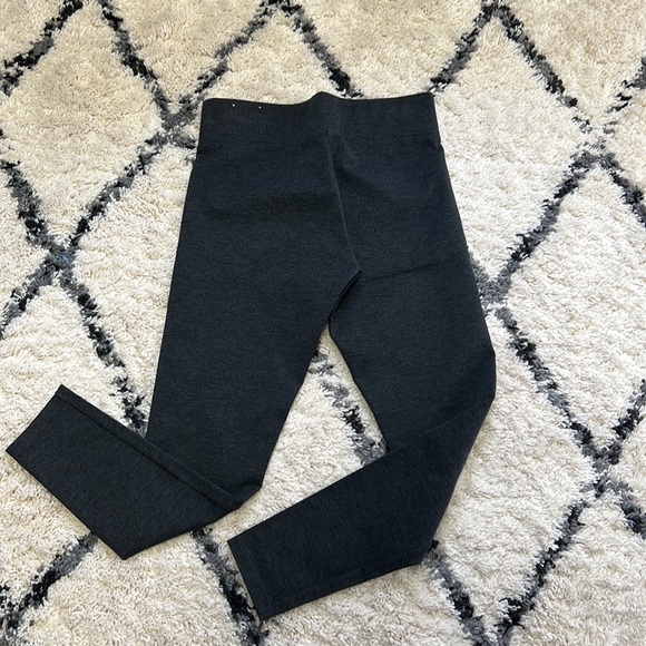 Charcoal Loft Legging size Small - Picture 5 of 6